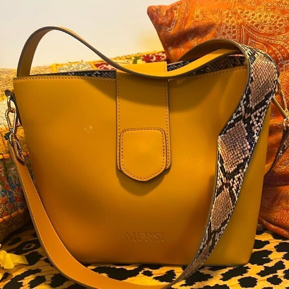 MERSI beautiful Crossbody Bag - Picture 9 of 10